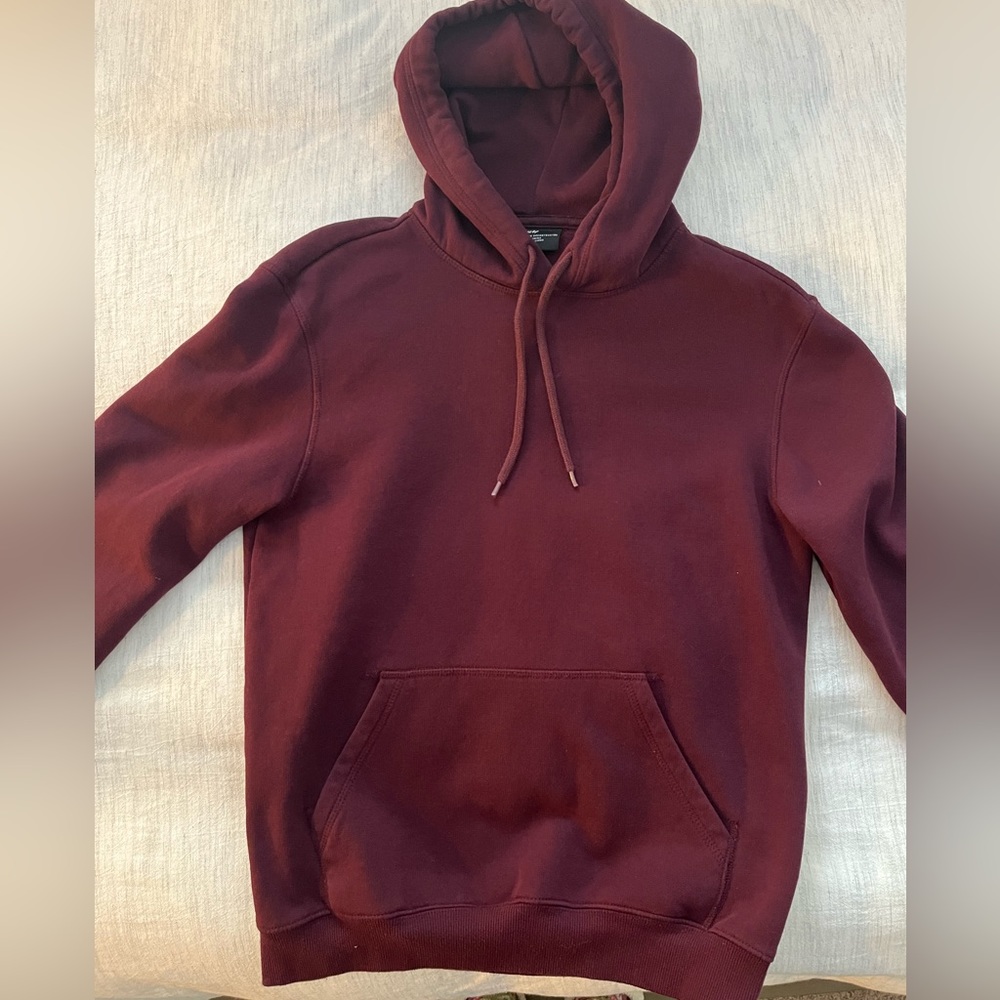 H&M Unisex Adult Relaxed Fit Maroon Hoodie